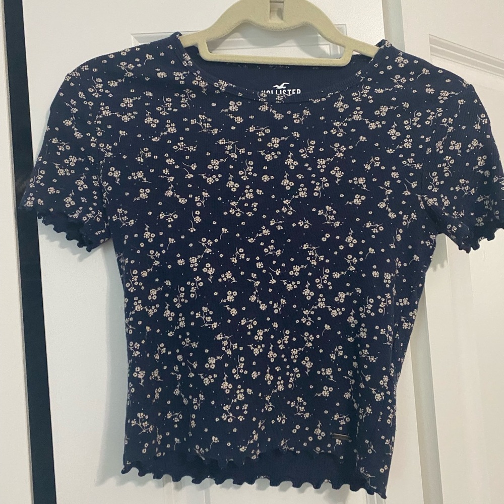Hollister baby tee